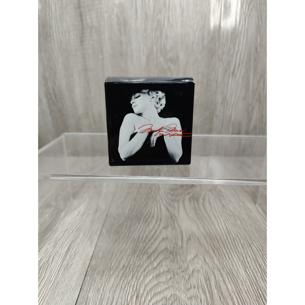 MAC Marilyn Monroe Powder Blush‎ Legendary Pale Soft Coral Peach Satin New
